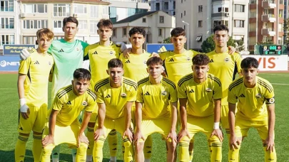 Fenerbahçe U16 ve U17 takımları Kasımpaşa'yı farklı geçti, liderliklerini korudular