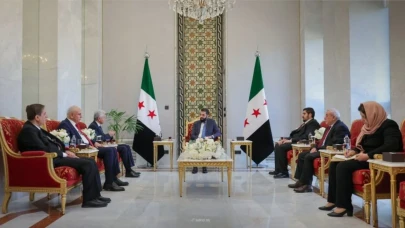 Cumhurbaşkanı El-Şara: Kürt vatandaşların haklarına yönelik kararlılık vurgulandı