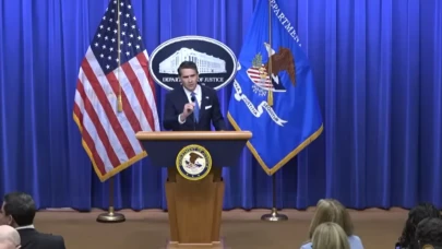 Epstein dosyalarında şok edici belgeler: ABD Adalet Bakanlığı milyonlarca sayfa yayınladı