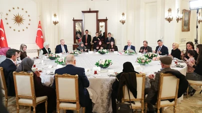 Numan Kurtulmuş, Erdoğan'ın ev sahipliğinde şehit aileleriyle iftar sofralarında buluştu