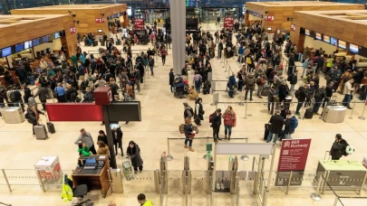 Berlin Havalimanı'nda dondurucu buzlanma nedeniyle uçuşlar durdu