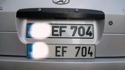 APP Plaka Tam Olarak Nedir? Neden "Sahte" Kabul Ediliyor?