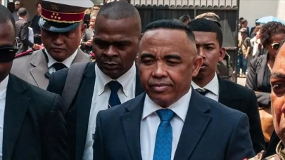 Madagaskar'da başbakan ve kabinesi görevden alındı