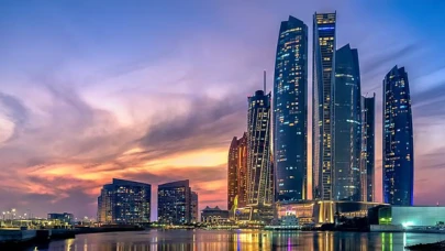 Abu Dabi'de Etihad Towers'a İHA enkazı isabet etti