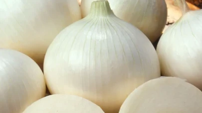 RÜYADA BEYAZ KURU SOĞAN GÖRMEK (DİYANET)! Hangi Anlama Gelir, Soğan Doğramak Neyi İşaret Eder?