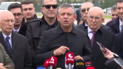 Özgür Özel’den AK Parti’ye ironik göndermeler: "Tosuncuk" ve "şak şak şak" nereye kadar gidecek?