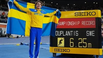 Armand Duplantis, Dünya Salon Atletizm Şampiyonası'nda 6.25 metreyle rekor kırdı