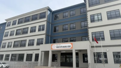 Şimdi de Mersin'de bir öğrenci silahla yakalandı
