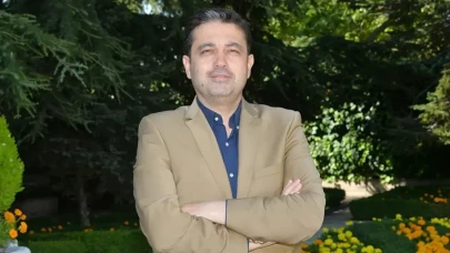 Star gazetesi yazarı TİMBİR başkan vekili Cüneyd Altıparmak'tan "Epstein" eleştirisi