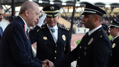 Erdoğan'dan Kamanlı genç polis memuruna esprili tebrik: "Kaman yaman'dır! Ha"
