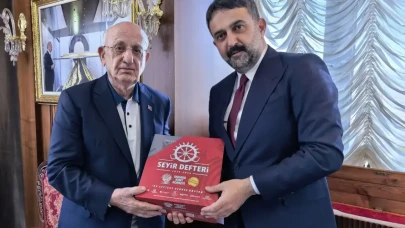 AKK Başkanı Halil İbrahim Yılmaz eski TBMM Başkanı İsmail Kahraman'ı ziyaret etti
