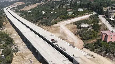 Belen'de bin 200 kişilik ekip tünel ve viyadük çalışmalarını sürdürüyor