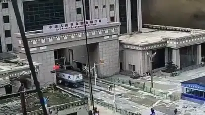 Arama kurtarma ekipleri Nepal'de kayıplar için seferber: Sel felaketinde bilanço ağırlaşıyor