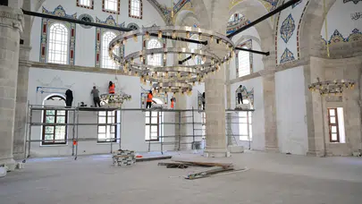 Depremin yıktığı Yeni Cami'de sona gelindi: Eylül sonunda ibadete açılıyor