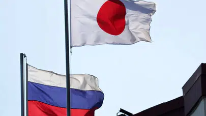 Japon öğrenciler 7 yıl sonra ilk resmi değişimde St. Petersburg'u gezdi