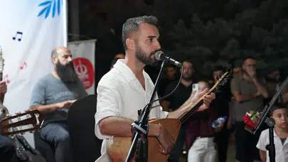 Keçiörenliler Aşık Veysel Parkı'nda gönüllerince eğlendi: Pamuk şekerli, türkülü akşam
