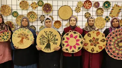 Hataylı kadınların elinde buğday sapları sanata dönüşüyor