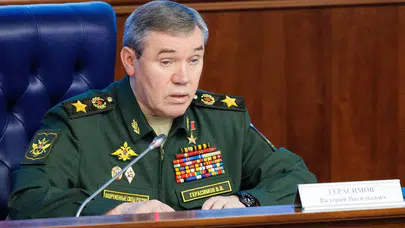 Gerasimov cephe hattında: Rus birlikleri Slavyansk ve Kramatorsk'ta ilk savunma hattını yardı