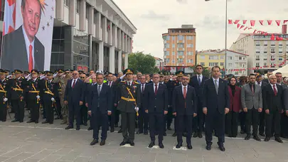 Kars'ta Zafer Coşkusu Kapalı Salonda Yaşandı