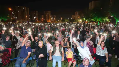 Melikgazi'de Sanat Rüzgarı: Parkta Duygusal Konser Etkinliği Düzenlendi