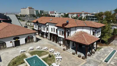 Malatya'nın tarihi kerpiç evleri sosyal yaşamın kalbi oluyor