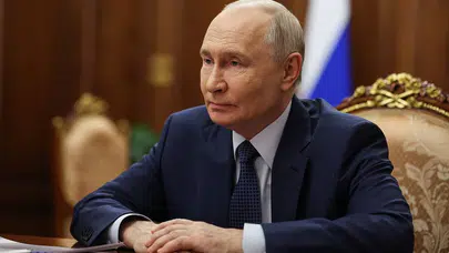 Putin'den seçim değerlendirmesi: Dış müdahalelere rağmen sandık güvenle kuruldu