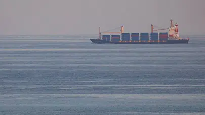 Husilerden Babülmendep Boğazı açıklaması: Deniz trafiği normal seyrinde
