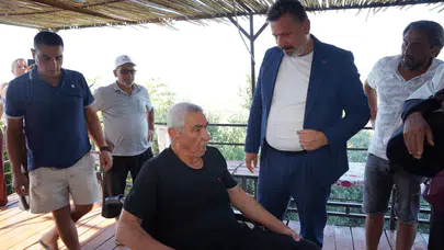Arsuz'da anlamlı ziyaret: Başkan Üstün, akülü sandalye teslim etti