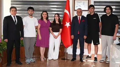 Kemer'de eğitim seferberliği: Gençler hayallerine ücretsiz kursla ulaştı