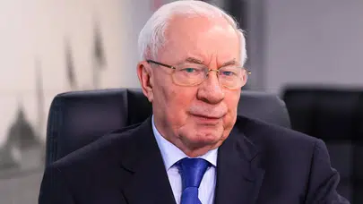 Eski Başbakan Azarov'dan Kiev yönetimine sert eleştiri: Tek odakları savaş