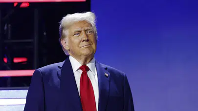 Trump'tan Zelenskiy'e kritik talep: Rus rafinerilerine saldırıları azaltın