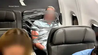 Uçakta Saldırgan Yolcuya Baskın: Acil İniş ve Sert Müdahale!