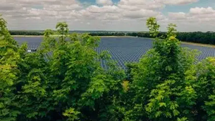 İngiltere’de 400 MW’lık güneş enerjisi projesine onay
