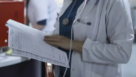 Hekimlerden çalışma koşullarına tepki: 3 günlük eylem başladı