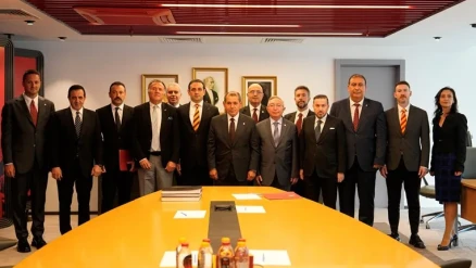 Galatasaray'da yeni dönem başladı: Dursun Özbek mazbatasını aldı