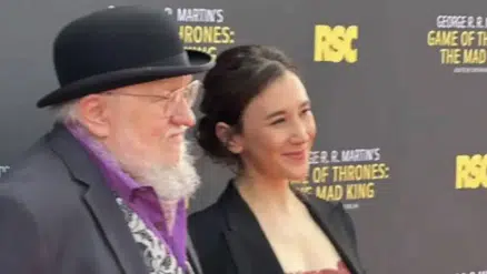 Sibel Kekilli ve George R.R. Martin, The Mad King galasında buluştu