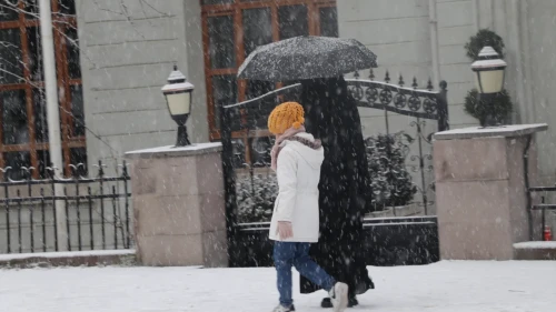 Yozgat beyaza büründü: Kar yağışı sonrası sürücülere buzlanma uyarısı