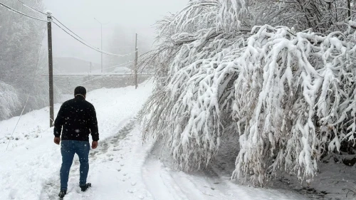 Kar ve tipi etkisiyle 62 yerleşim yeri ulaşıma kapandı