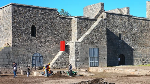 Diyarbakır surlarında büyük keşif: En eski sur gün yüzüne çıktı