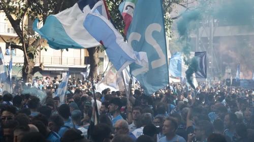 Napoli’nin şampiyonluk kutlamaları yaralanmalar ve olaylarla gölgelendi