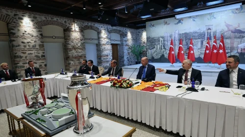Cumhurbaşkanı Erdoğan'dan Galatasaray'a tebrik: "Başarılarınız Avrupa'da da taçlansın!"