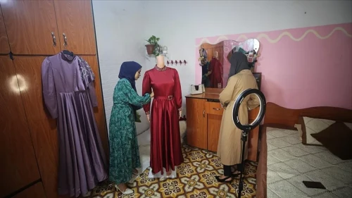 Sürdürülebilir moda 2025'te zirveye çıkıyor: İkinci el ve vintage devri mi başlıyor?