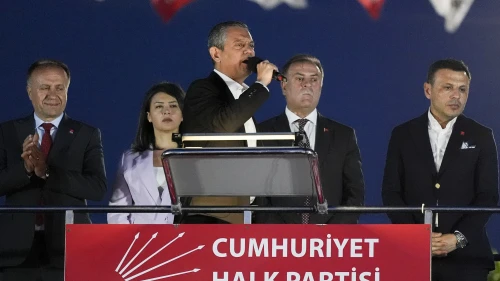 Özgür Özel, “560 milyar lira yolsuzluk” iddiasının mantıksız olduğunu belirtti