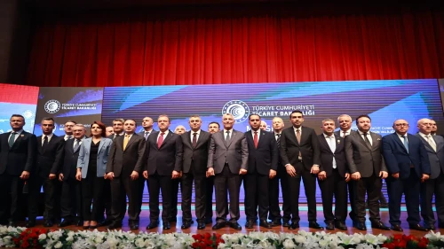 Bakan Bolat'ın Mersin Ekonomi Zirvesi'ndeki vaadi: Esnafa 100 milyon lira finansman desteği!