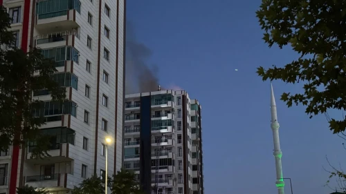 Diyarbakır'da 13 katlı binada yangın paniği