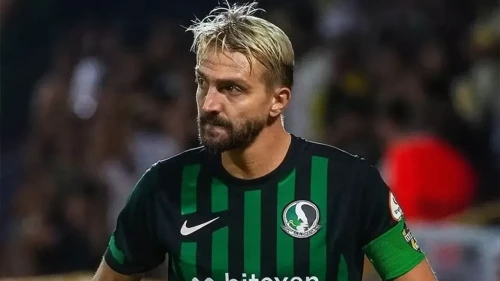 Caner Erkin Eyüpspor'dan ayrıldı, yeni durağı Sakaryaspor oldu
