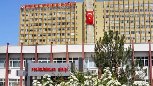 Sivas'ta KKKA şüphesiyle hastaneye yatan 59 yaşındaki adam hayatını kaybetti