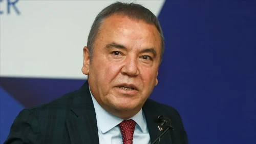 Muhittin Böcek rüşvet suçlamasıyla tutuklandı