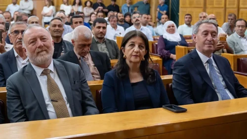 DEM Parti'den kritik açıklamalar! PKK silahı ne zaman bırakacak?