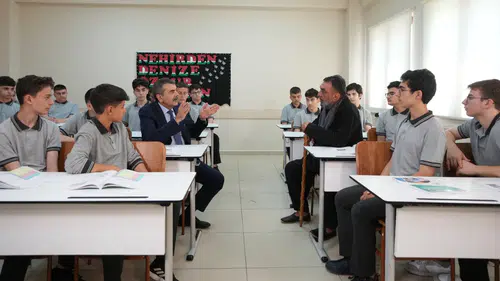 "Meddahın Dilinden" programının ilk konuğu Bakan Yusuf Tekin oldu